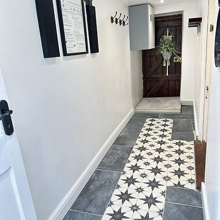 Cosy Stylish Studio Apartment Trowbridge Eksteriør bilde