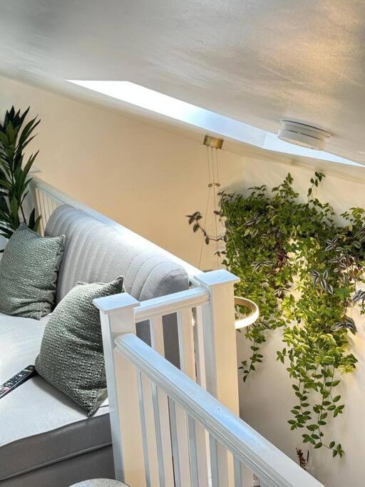 Cosy Stylish Studio Apartment Trowbridge Eksteriør bilde