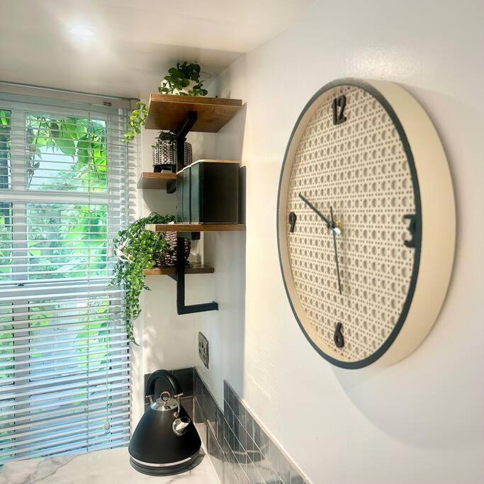 Cosy Stylish Studio Apartment Trowbridge Eksteriør bilde