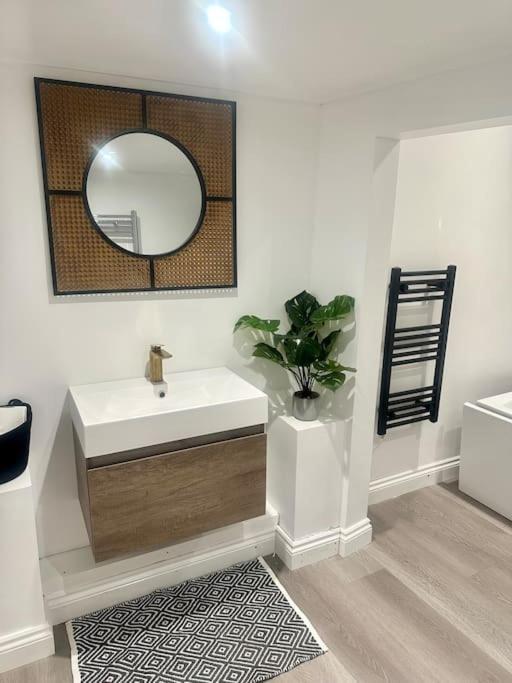 Cosy Stylish Studio Apartment Trowbridge Eksteriør bilde