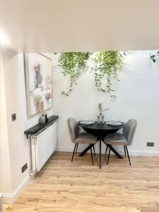 Cosy Stylish Studio Apartment Trowbridge Eksteriør bilde
