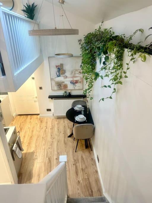 Cosy Stylish Studio Apartment Trowbridge Eksteriør bilde