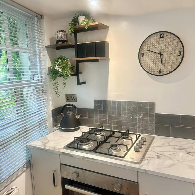 Cosy Stylish Studio Apartment Trowbridge Eksteriør bilde